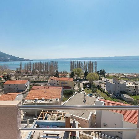 Apartments Ana Omis Exterior photo