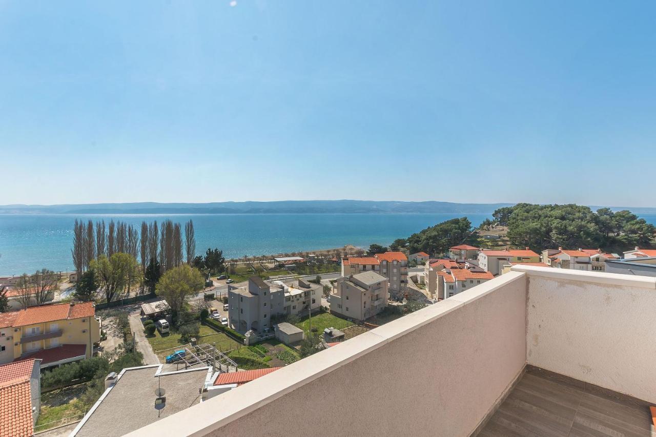 Apartments Ana Omis Exterior photo