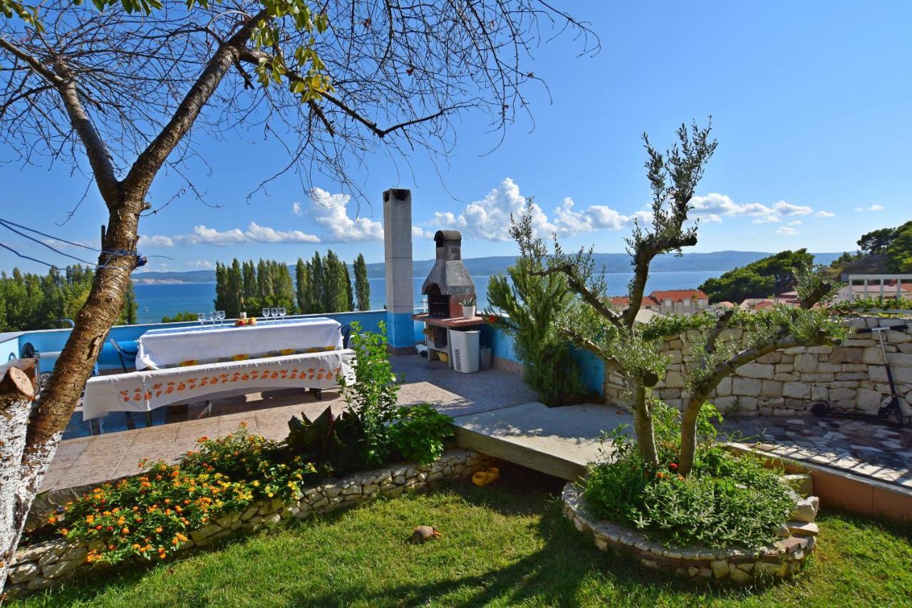 Apartments Ana Omis Exterior photo