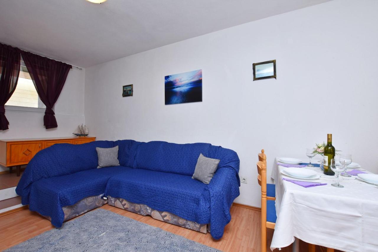 Apartments Ana Omis Exterior photo