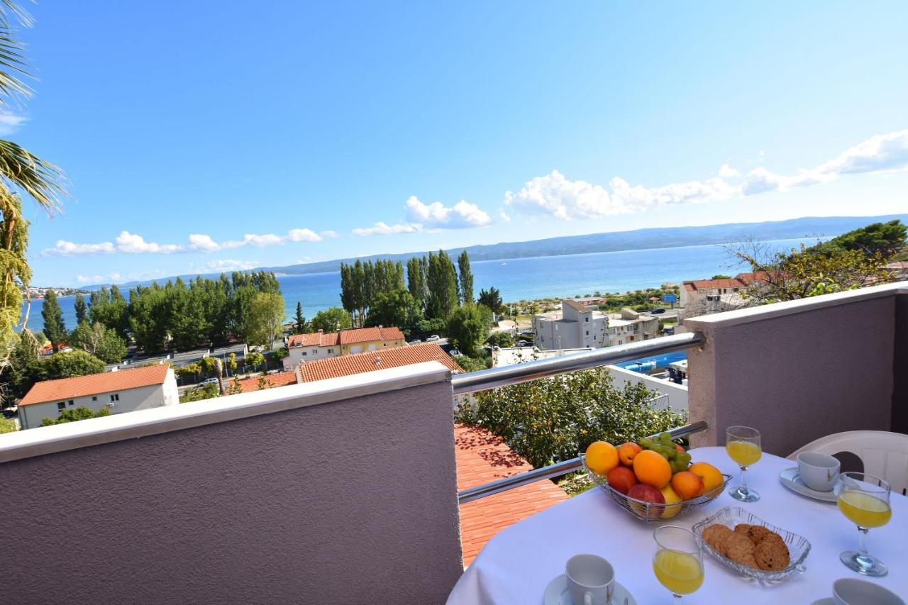 Apartments Ana Omis Exterior photo