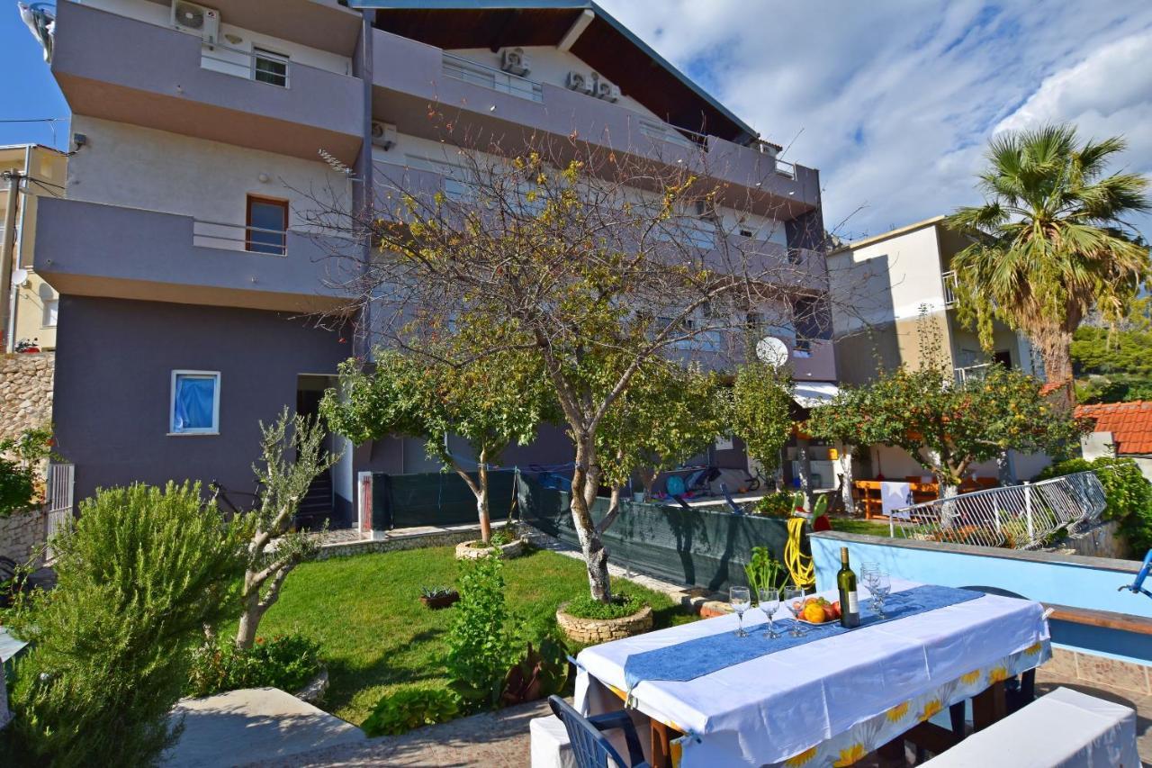 Apartments Ana Omis Exterior photo
