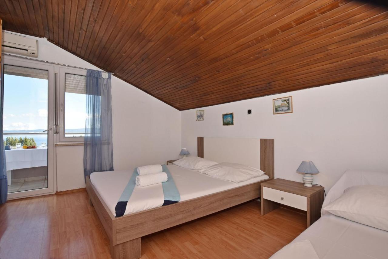 Apartments Ana Omis Exterior photo